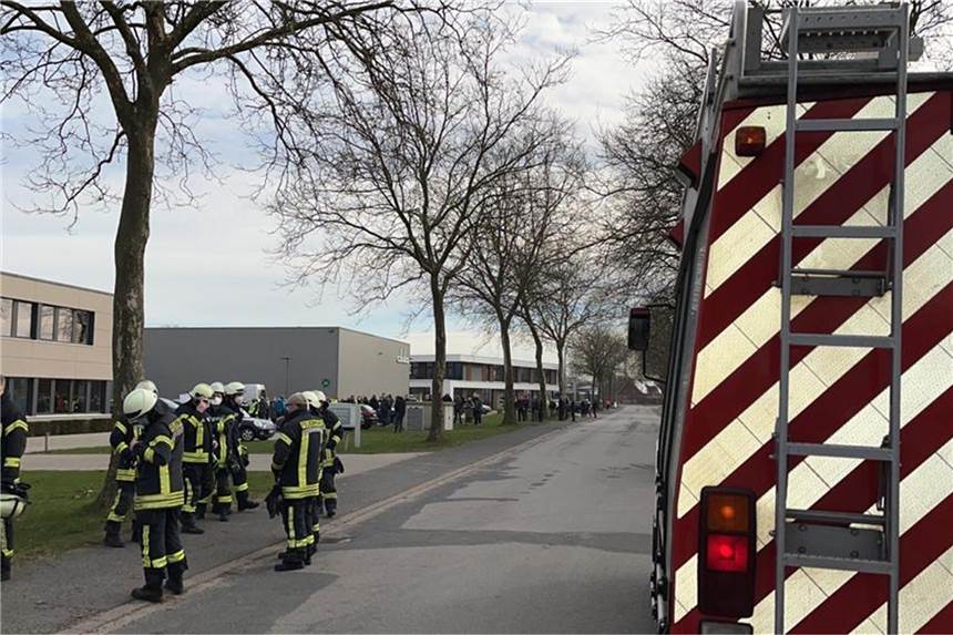 Alarm im Industriegebiet: Feuerwehr rückt zu den Dula-Werken aus Die Feuerwehr rückte am Dienstagvormittag zu den Dula-Werken im Industriegebiet aus.