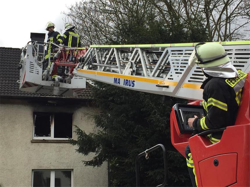 Schwerter Feuerwehr löscht Brand in Wohnhaus Die Feuerwehr war am Samstag schnell zur Stelle, um den Hausbrand zu löschen.