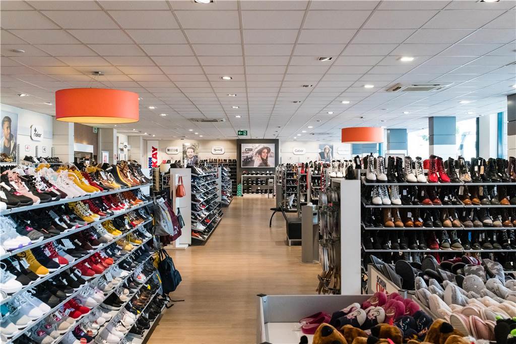 Blick in die Schuh-Okay-Filiale in Emsdetten.