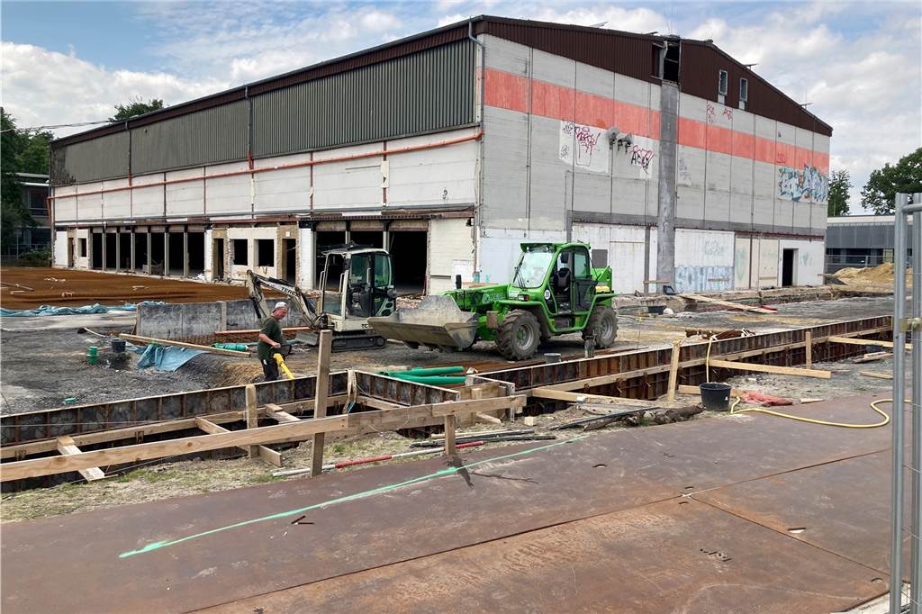 Die Firma Börgel aus Ibbenbürgen übernimmt für die Stadt Selm die Arbeiten an der Dreifachturnhalle. 