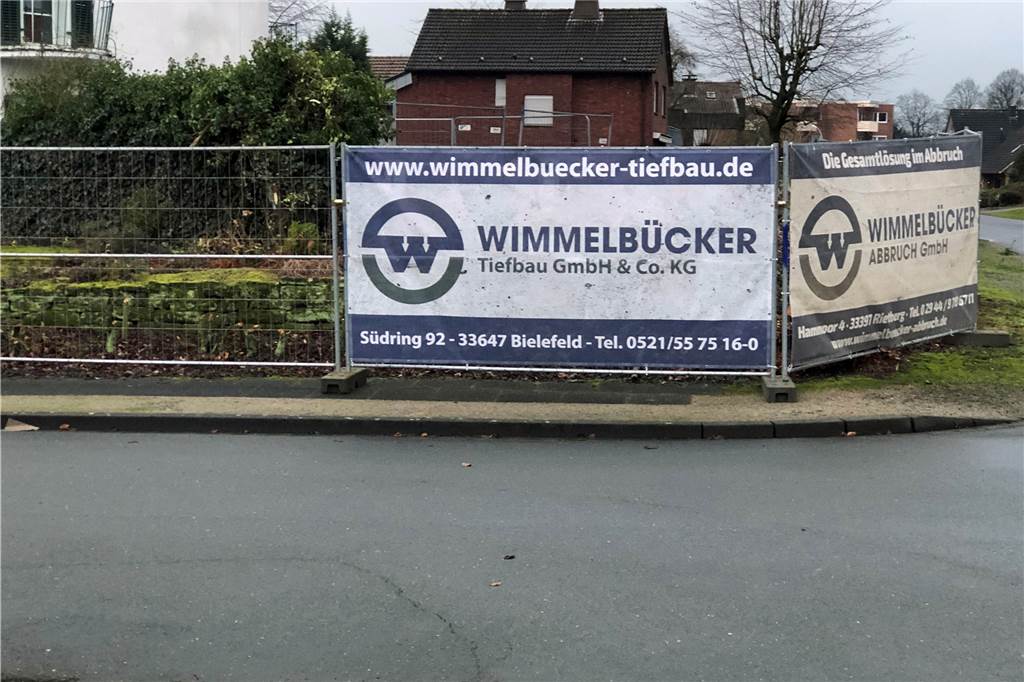 Abriss des schönen Leenders-Hauses lässt auf sich warten - das ist der Grund Die Firma Wimmelbücker ist mit dem Abriss des alten Leenders-Wohnhauses an der Ecke Brinkhof/Kettelerstraße beauftragt.