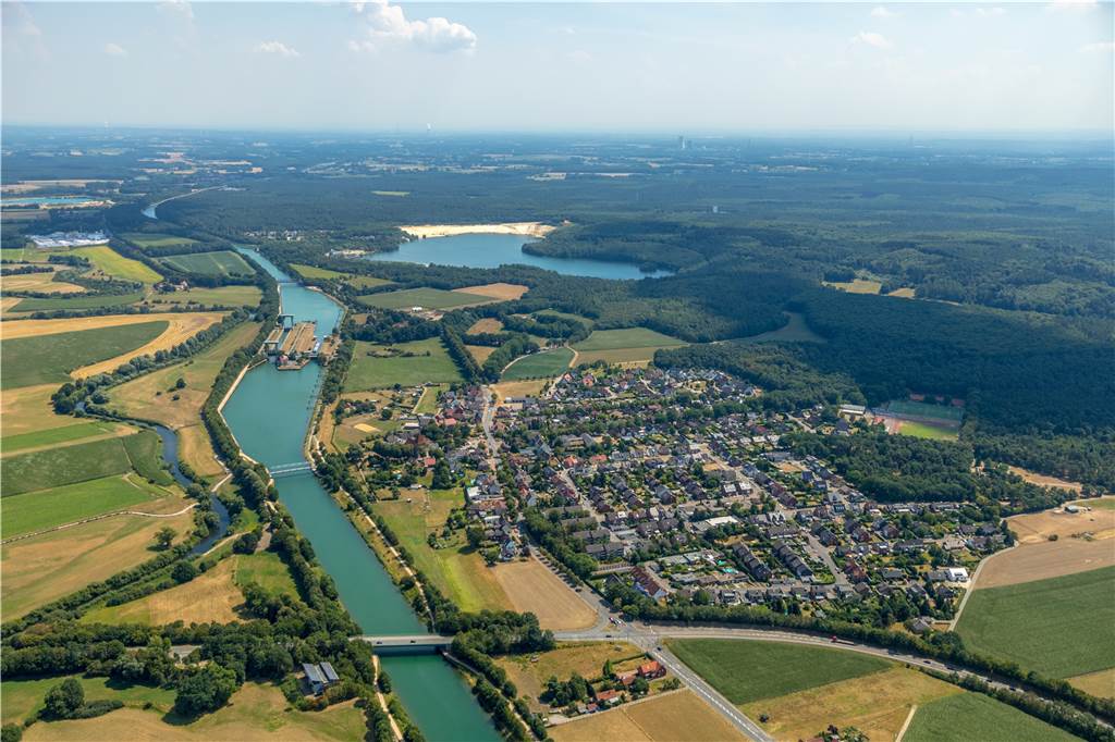 Flaesheim: Ein idyllischer Ort im Grünen aber mit fehlender Gastronomie und Nahversorgung Die Flaesheimer schätzen die Natur in ihrem Ortsteil und die unmittelbare Nähe zum Wesel-Datteln-Kanal.
