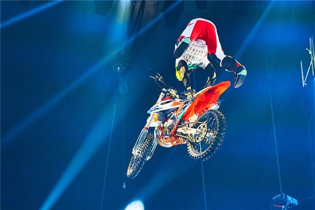 Die FMX Jumper mit der Freestyle-Motorrad-Show