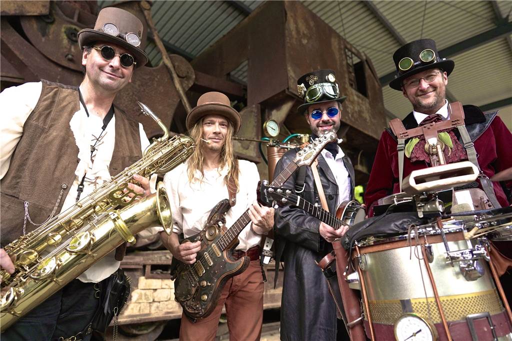 Barockmarkt in Nordkirchen: Es wird lustig, bunt - und schlüpfrig Die Folk Dandies sind eine Steampunk Marching Band, die den Barockmarkt bereichert.