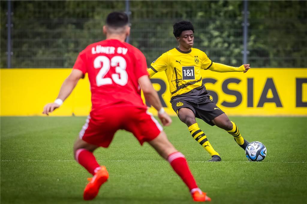Die Fotos zum Testspiel von Borussia Dortmunds U23 gegen den Lüner SV. 
