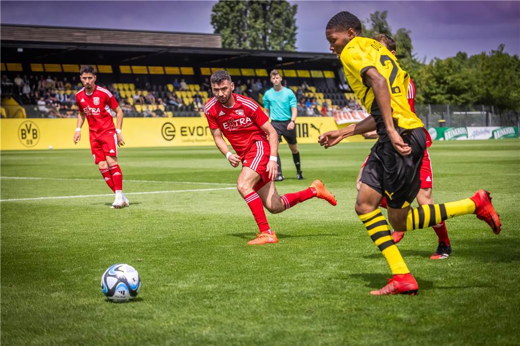 Die Fotos zum Testspiel von Borussia Dortmunds U23 gegen den Lüner SV. 