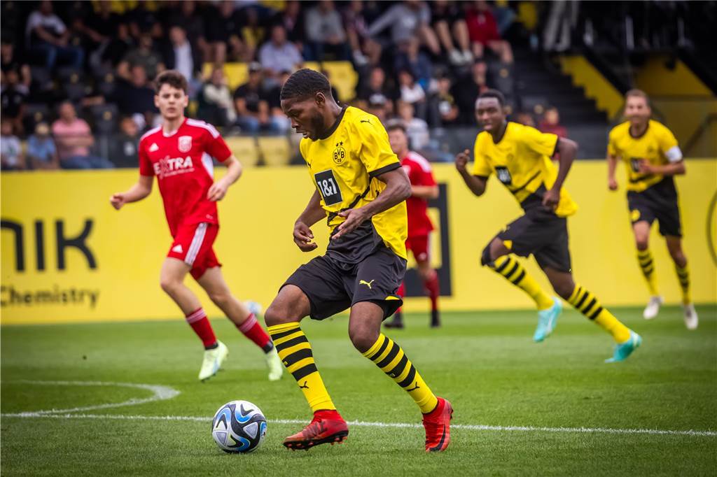 Die Fotos zum Testspiel von Borussia Dortmunds U23 gegen den Lüner SV. 