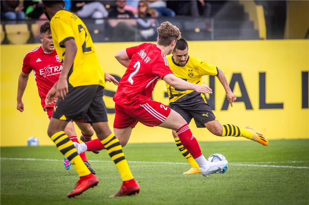 Die Fotos zum Testspiel von Borussia Dortmunds U23 gegen den Lüner SV. 