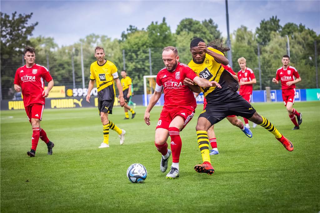 Die Fotos zum Testspiel von Borussia Dortmunds U23 gegen den Lüner SV. 