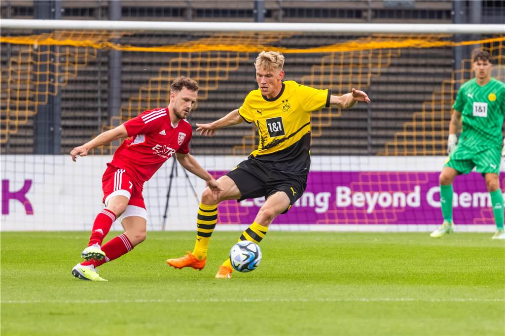 Die Fotos zum Testspiel von Borussia Dortmunds U23 gegen den Lüner SV. 