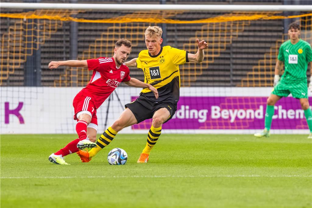 Die Fotos zum Testspiel von Borussia Dortmunds U23 gegen den Lüner SV. 