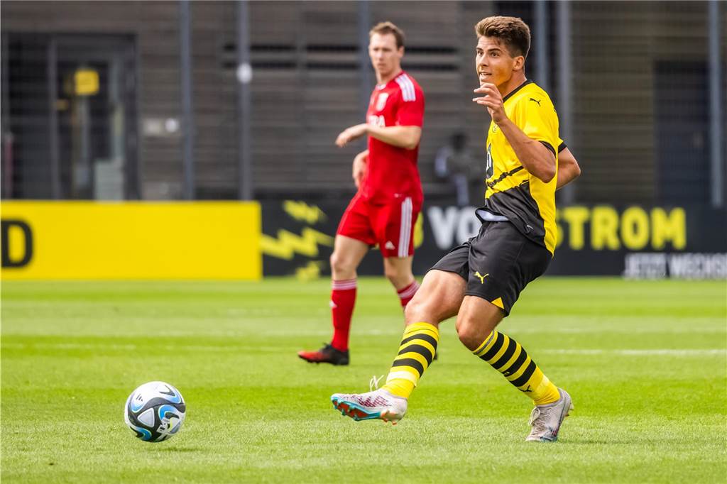 Die Fotos zum Testspiel von Borussia Dortmunds U23 gegen den Lüner SV. 
