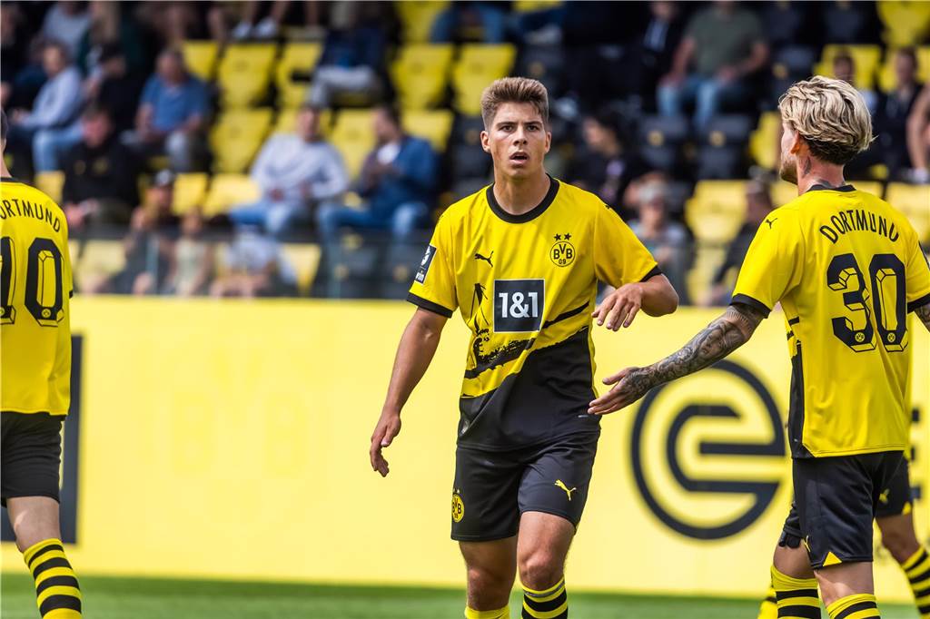 Die Fotos zum Testspiel von Borussia Dortmunds U23 gegen den Lüner SV. 