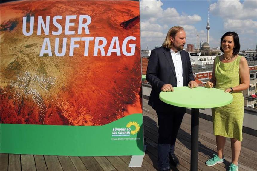 Grüne: „Radikale“ Umweltpolitik - „sofort und gleichzeitig“ Die Fraktionsvorsitzenden Katrin Göring-Eckardt und Anton Hofreiter nach der Klausur der Grünen-Bundestagsfraktion. Foto: Wolfgang Kumm