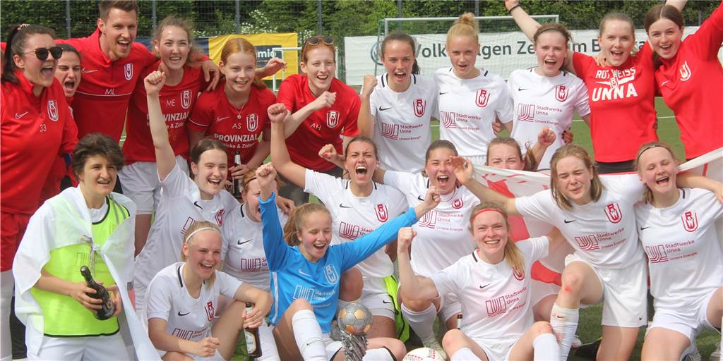 Linda Tümmler schießt die Fußballerinnen von RW Unna zum Kreispokalsieg Die Frauen von RW Unna holen den Kreispokal 2022. Mit 4:2 besiegte der Bezirksligist im Finale den TuS Lohauserholz-Daberg.