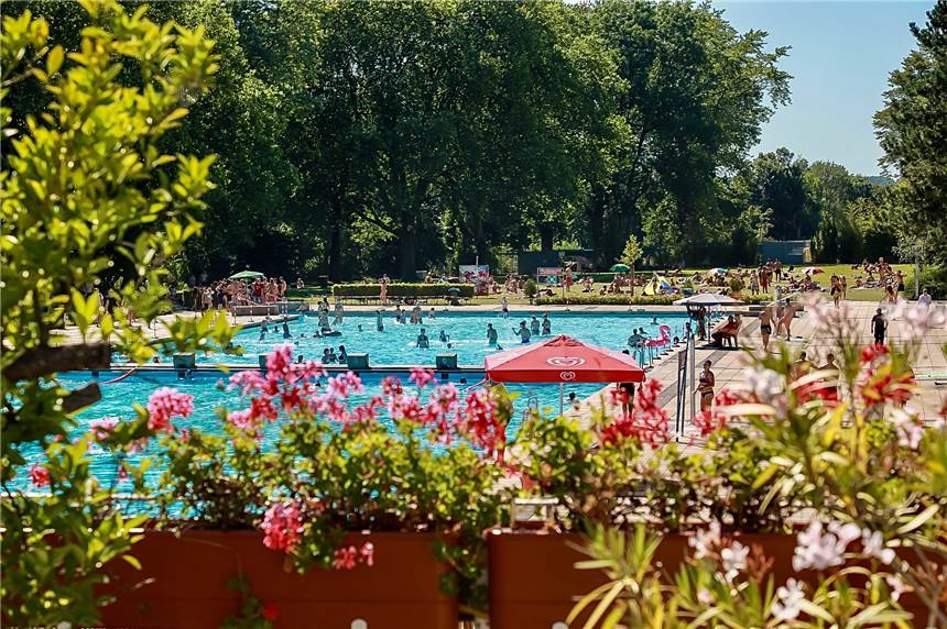 Vor der Hitze: Sportwelt Dortmund zieht erste Bilanz der Freibadsaison Die Freibadsaison im Volksbad in Dortmund geht noch bis Mitte September.