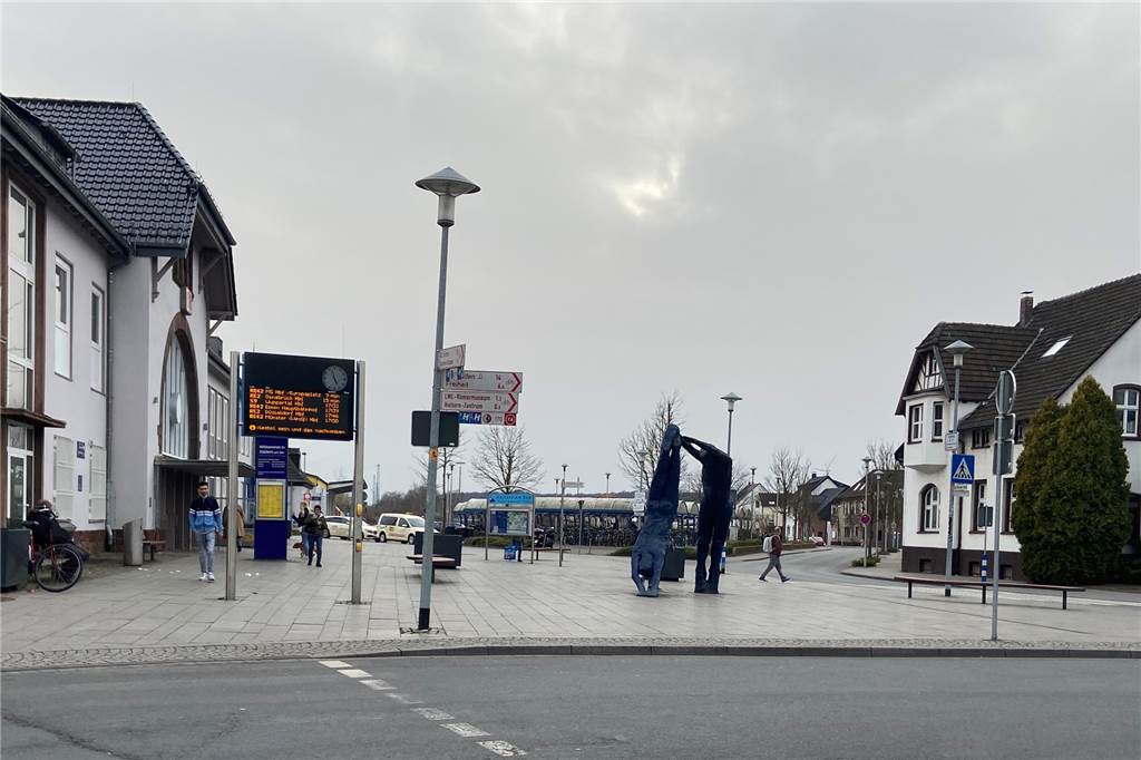 Bauprojekte am Bahnhof: „Brandbrief“ an Bürgermeister und Parteien Der freie Blick am Bahnhof Haltern soll verbaut werden.