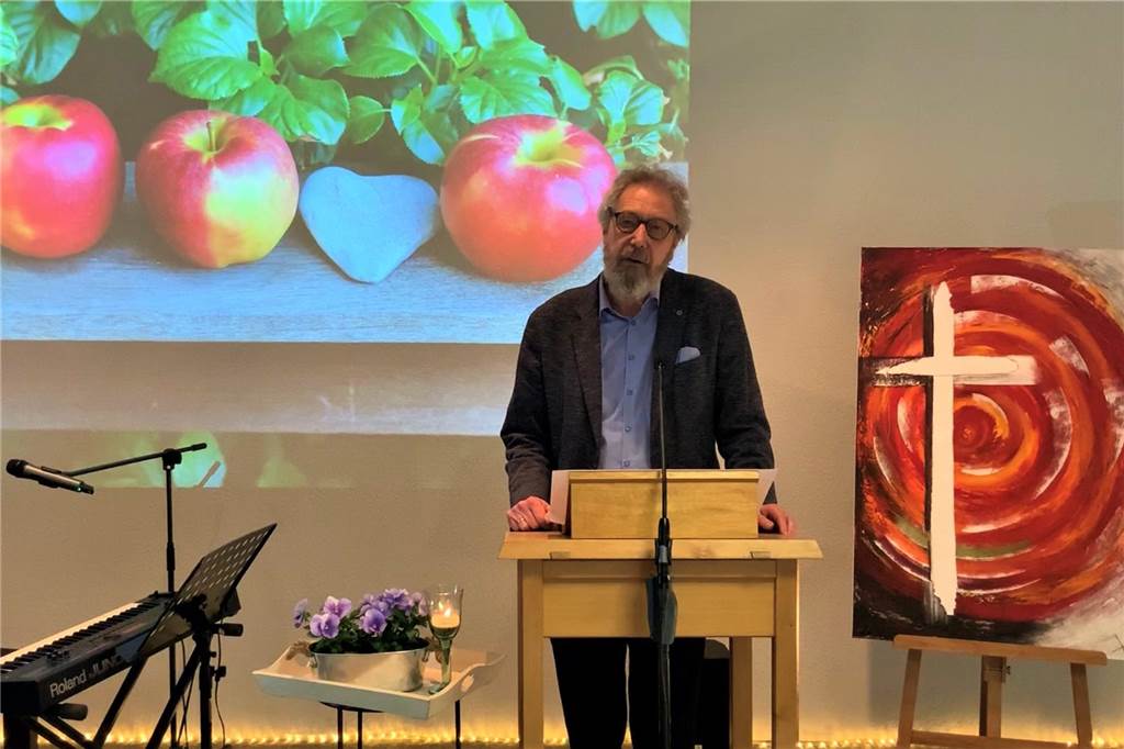 Kernsanierung Amaro-Haus: Mieter fühlen sich in ihrer Existenz bedroht Pastor Dietmar Kranefeld von der Freien Gemeinde Wendepunkt