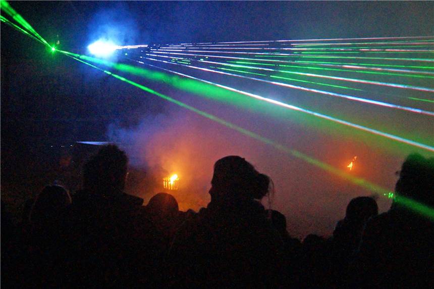 Die Freilichtbühne beendete die Saison 2019 mit dem Stück "Der kleine Horrorladen" und einem Feuerwerk.