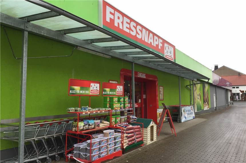 Überfall-Serie in Dorsten geht weiter - Diesmal traf es die Fressnapf-Filiale Die Fressnapf-Filiale in Dorsten ist am Mittwochabend überfallen worden.