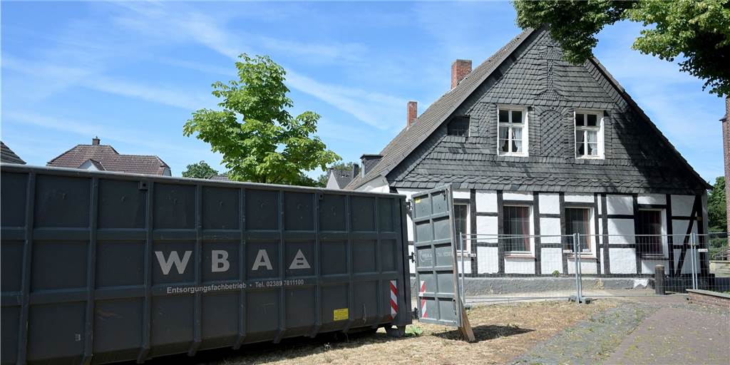 Abriss des Fachwerkhauses am St. Marien Kirchplatz: So geht es weiter Die frühere Begegnungsstätte an der St. Marienkirche wird abgerissen.