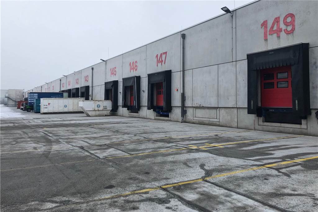 Markisenhersteller Hella erweitert Produktion im Gewerbegebiet Wahrbrink Die früheren Hallen des Ikea-Logistikzentrums von außen: Eigentümer ist die Garbe Immobilien-Projekte GmbH aus Hamburg.