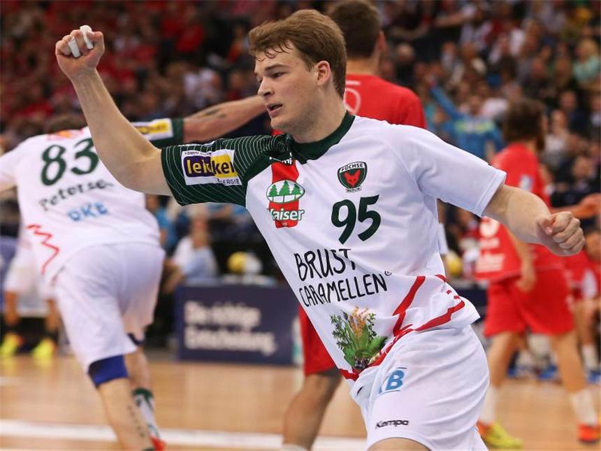 EHF-Pokal: Füchse gierig auf nächsten Titel Die Füchse haben sich vom Zweitligisten zum Titelaspiranten entwickelt, mit einer guten Mischung aus Routiniers und Jungstars wie Paul Drux. Foto: Axel Heimken