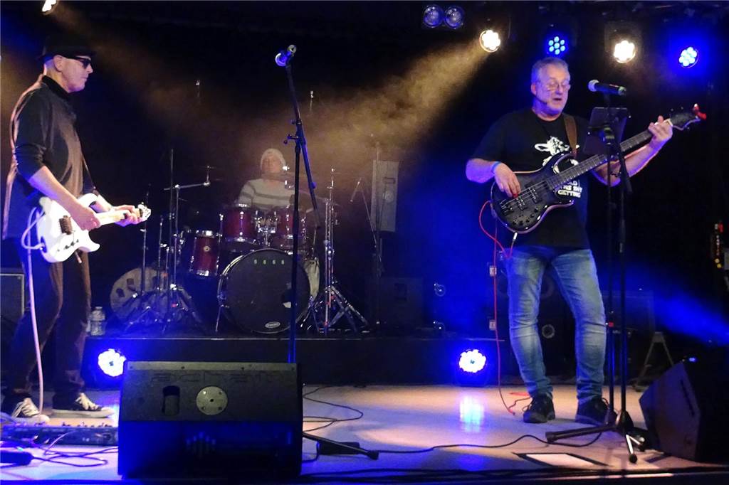 Heavy Metal, Rap und leise Töne : „BAAM“- Rocknacht im Treffpunkt Altstadt Die Funk Soul Brothers waren auch dabei.