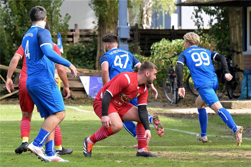 Die Fußballer aus Lünen waren am Wochenende erfolgreich, die Handballerinnen verloren.