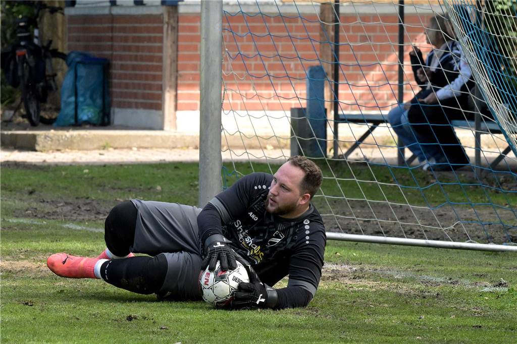 Die Fußballer aus Lünen waren am Wochenende erfolgreich, die Handballerinnen verloren.
