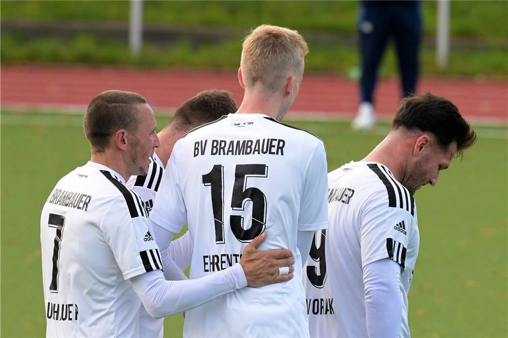 Die Fußballer aus Lünen waren am Wochenende erfolgreich, die Handballerinnen verloren.