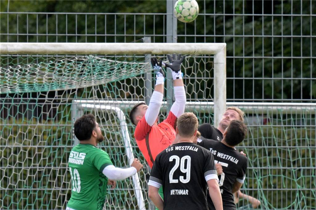 Die Fußballer aus Lünen waren am Wochenende erfolgreich, die Handballerinnen verloren.