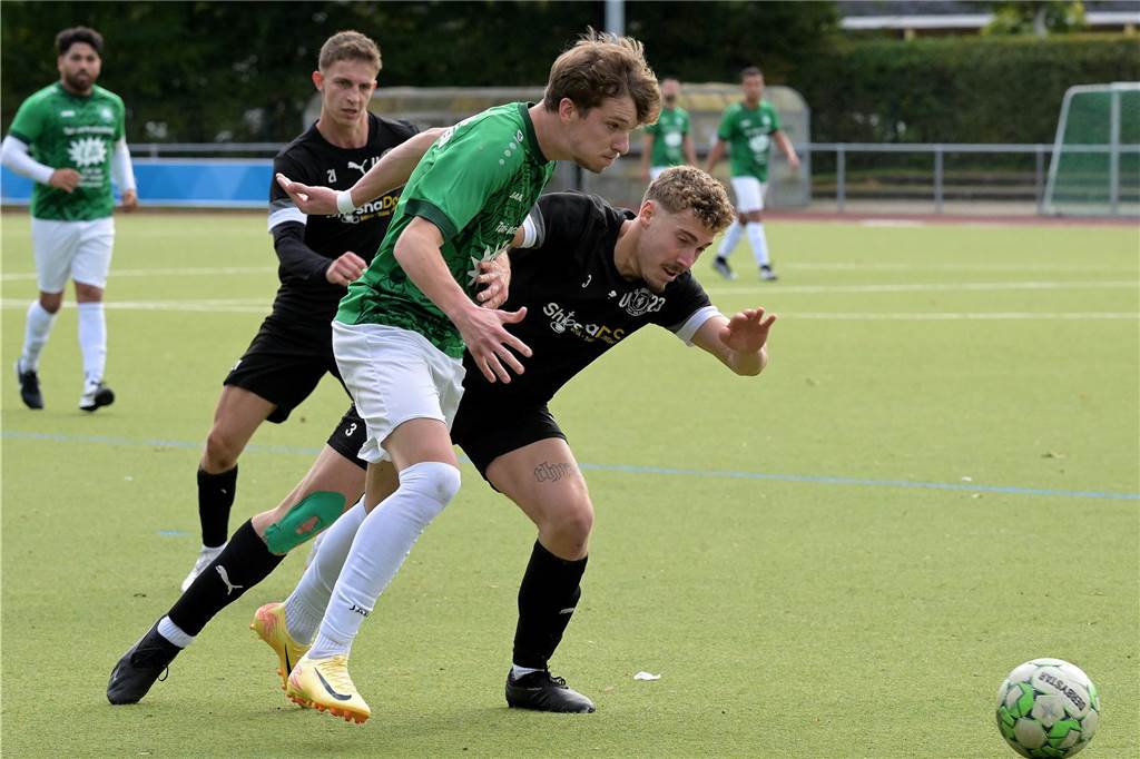 Die Fußballer aus Lünen waren am Wochenende erfolgreich, die Handballerinnen verloren.