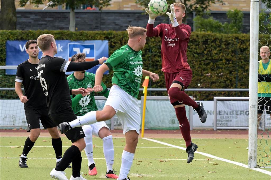 Die Fußballer aus Lünen waren am Wochenende erfolgreich, die Handballerinnen verloren.