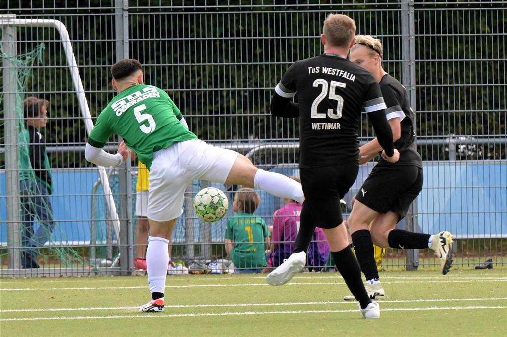 Die Fußballer aus Lünen waren am Wochenende erfolgreich, die Handballerinnen verloren.