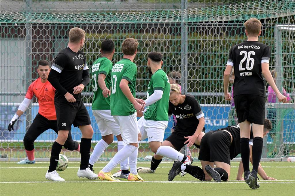 Die Fußballer aus Lünen waren am Wochenende erfolgreich, die Handballerinnen verloren.