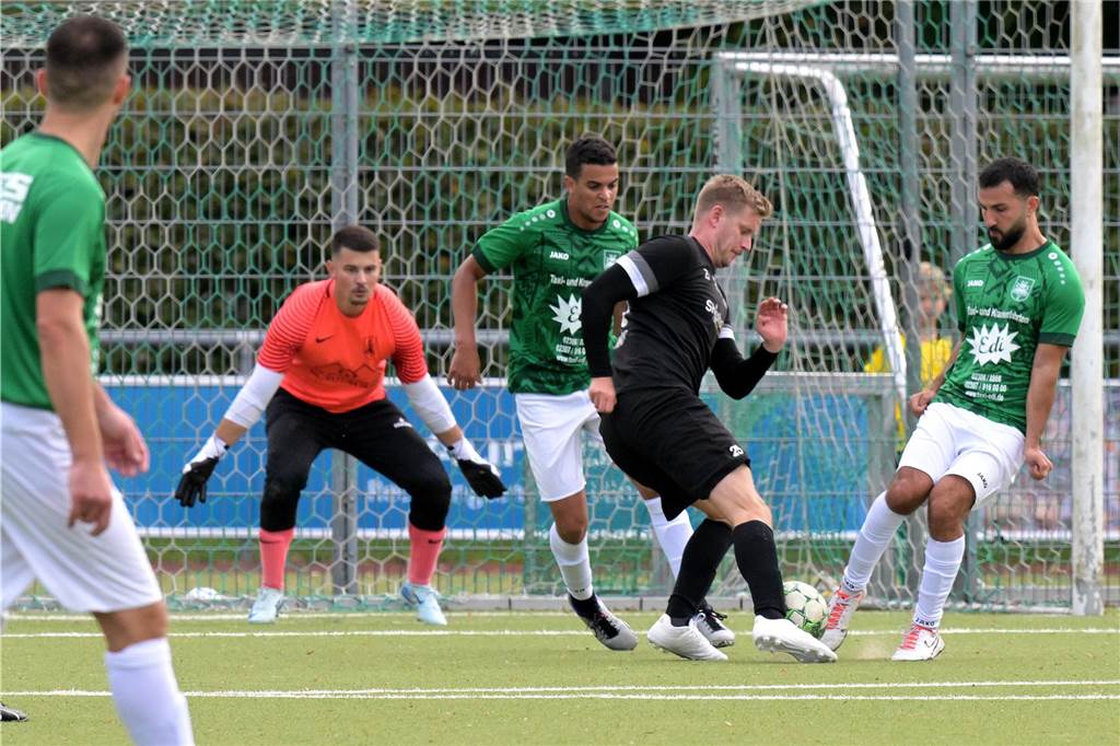 Die Fußballer aus Lünen waren am Wochenende erfolgreich, die Handballerinnen verloren.