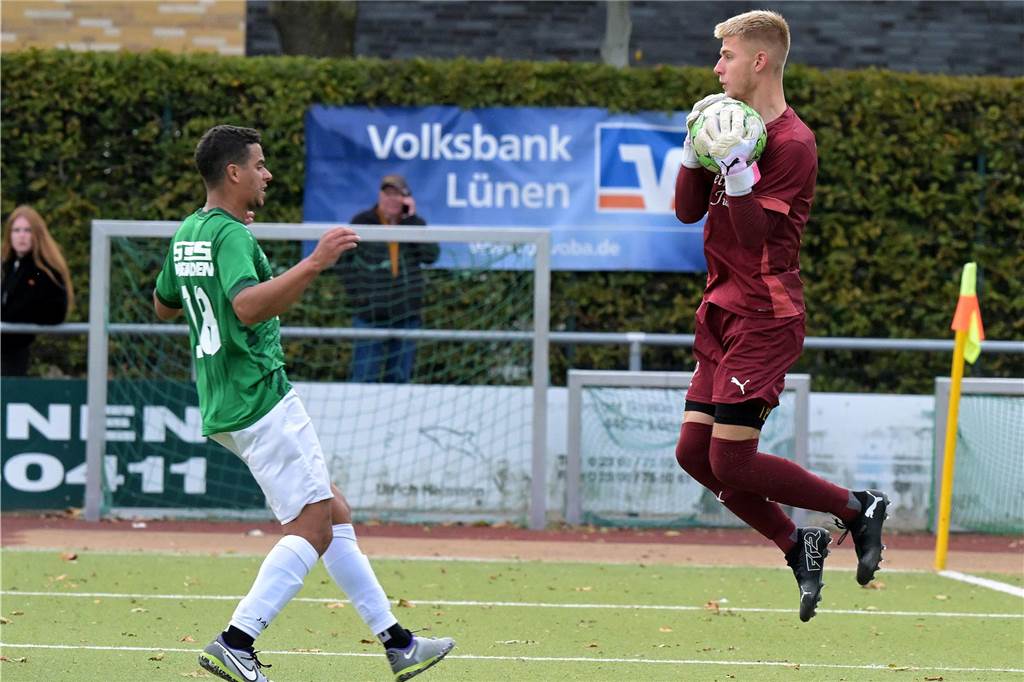 Die Fußballer aus Lünen waren am Wochenende erfolgreich, die Handballerinnen verloren.