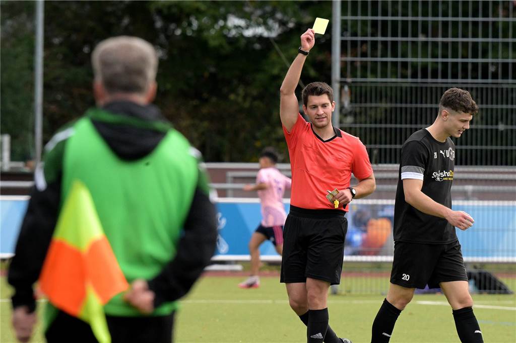 Die Fußballer aus Lünen waren am Wochenende erfolgreich, die Handballerinnen verloren.