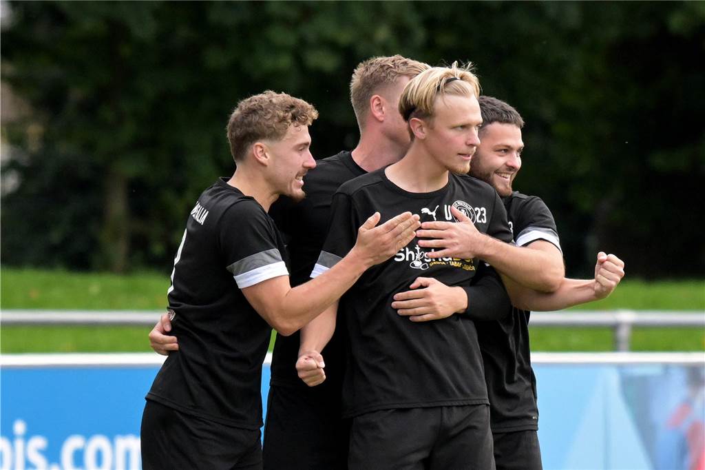 Die Fußballer aus Lünen waren am Wochenende erfolgreich, die Handballerinnen verloren.