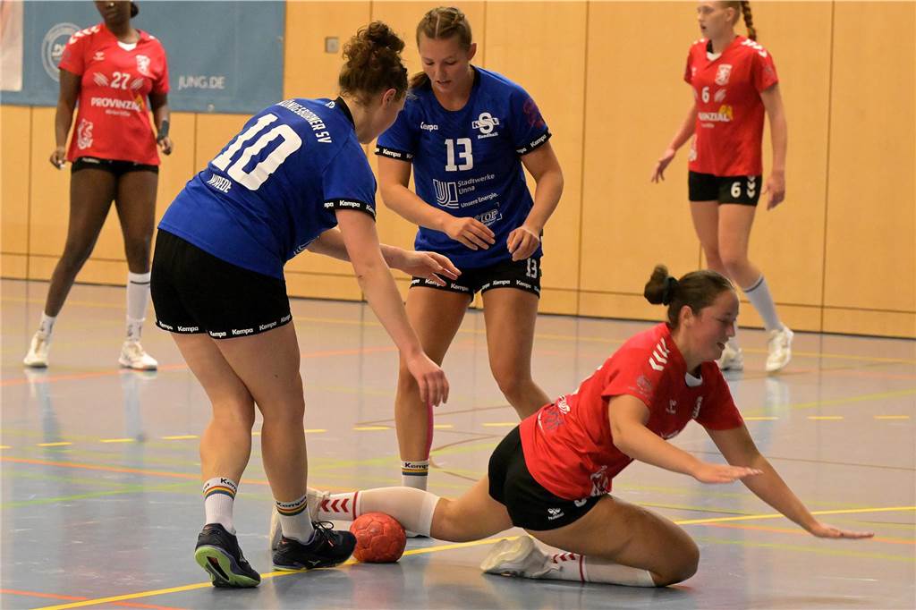 Die Fußballer aus Lünen waren am Wochenende erfolgreich, die Handballerinnen verloren.