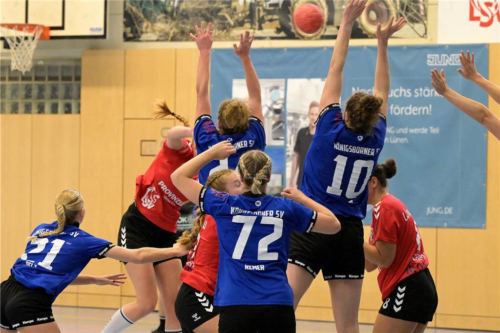 Die Fußballer aus Lünen waren am Wochenende erfolgreich, die Handballerinnen verloren.