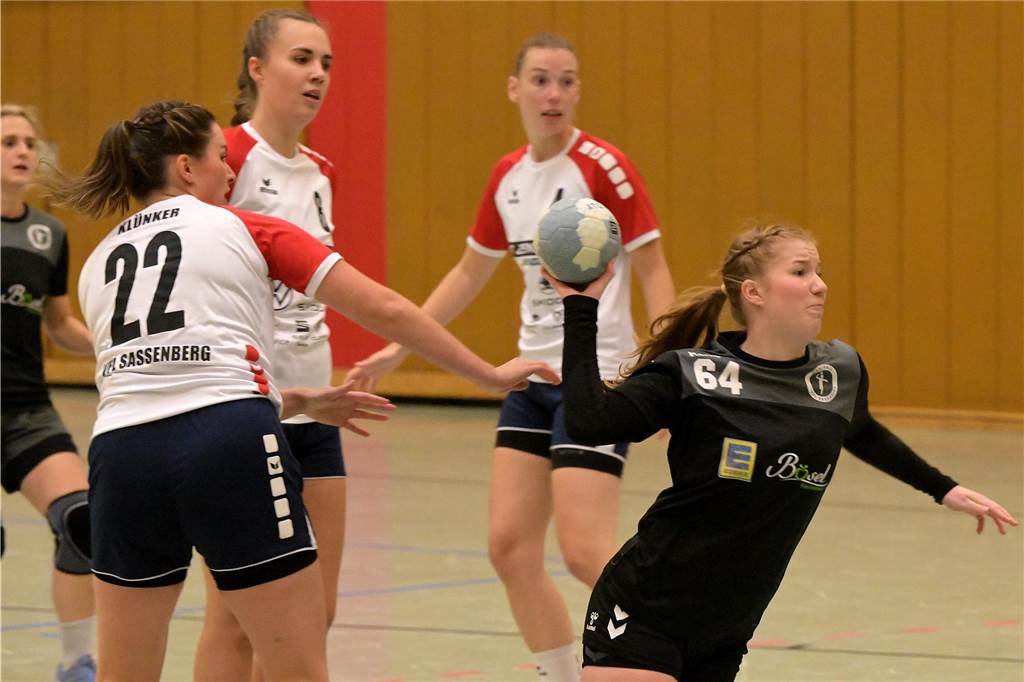Die Fußballer aus Lünen waren am Wochenende erfolgreich, die Handballerinnen verloren.