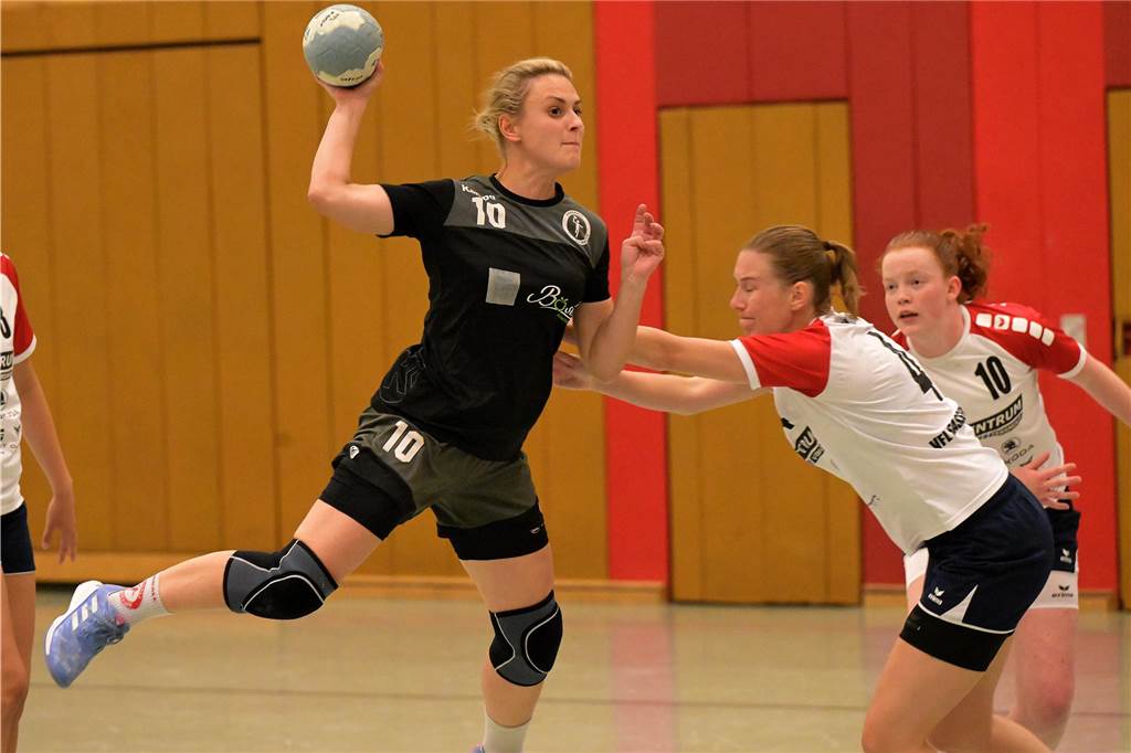 Die Fußballer aus Lünen waren am Wochenende erfolgreich, die Handballerinnen verloren.