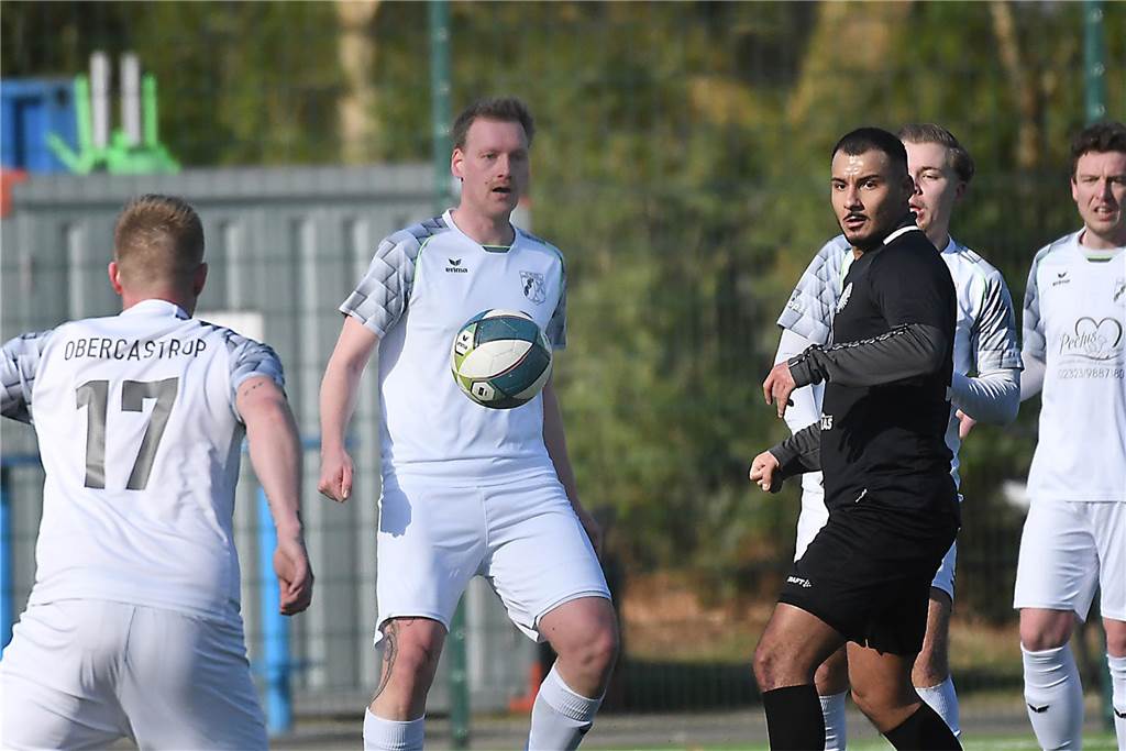 Die Fußballer des SV Wacker Obercastrop II (3.) mussten sich zum Rückrundenauftakt der Kreisliga A mit einem torlosen Remis zufriedengeben. Gegen den SV Wanne II (8.) spielte die Mannschaft von Trainer Björn Brinkmann 0:0-Unentschieden.