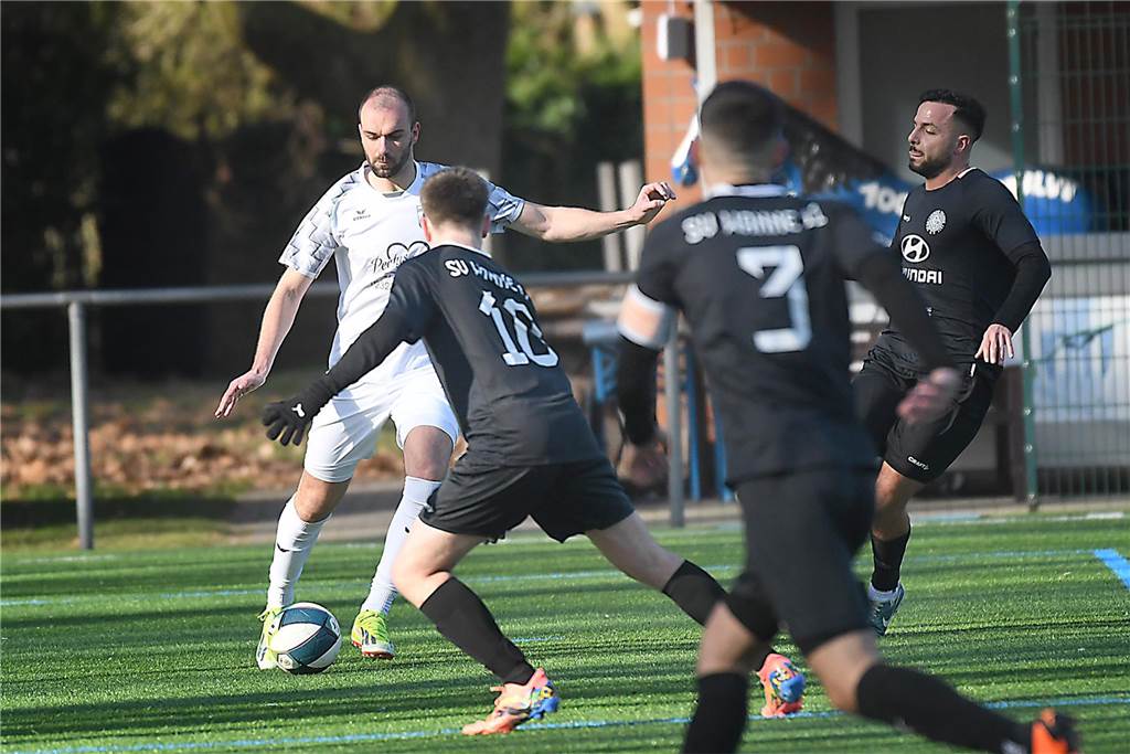 Die Fußballer des SV Wacker Obercastrop II (3.) mussten sich zum Rückrundenauftakt der Kreisliga A mit einem torlosen Remis zufriedengeben. Gegen den SV Wanne II (8.) spielte die Mannschaft von Trainer Björn Brinkmann 0:0-Unentschieden.