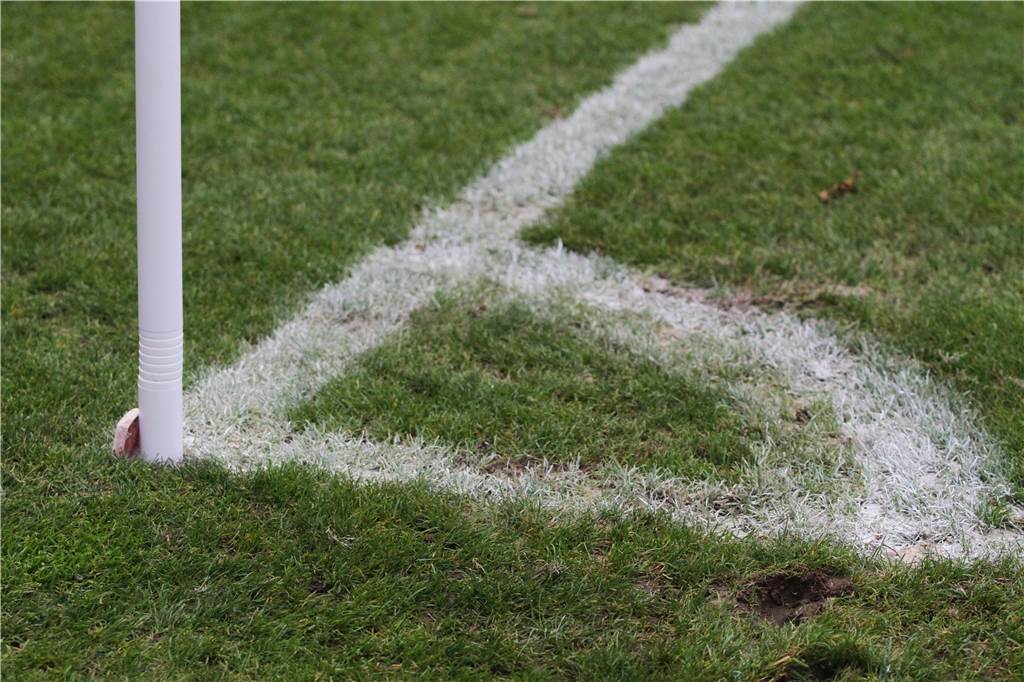 Neuer Whatsapp-Terror von Lügen-Trainer Christian P.: Er droht mit Klage und fordert Geld Die Fußballplätze Westfalens: Sie sind die Bühnen, auf denen Christian P. auftreten will.