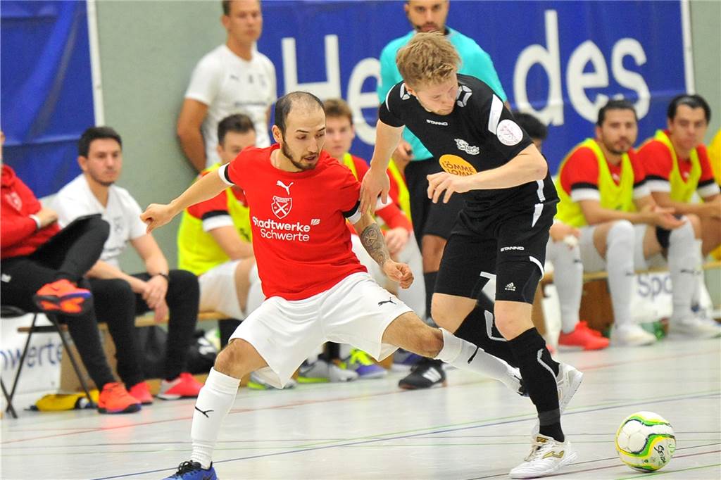 Die Futsaler von Holzpfosten Schwerte haben mit 4:3 gegen die Köln Panthers gewonnen.