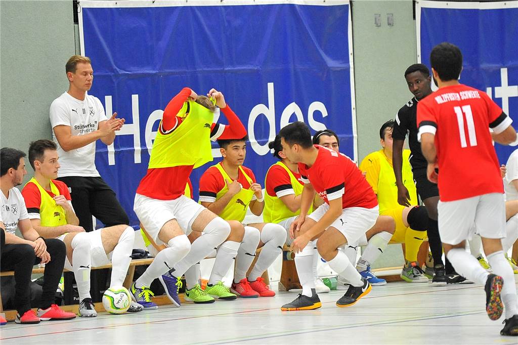 Die Futsaler von Holzpfosten Schwerte haben mit 4:3 gegen die Köln Panthers gewonnen.