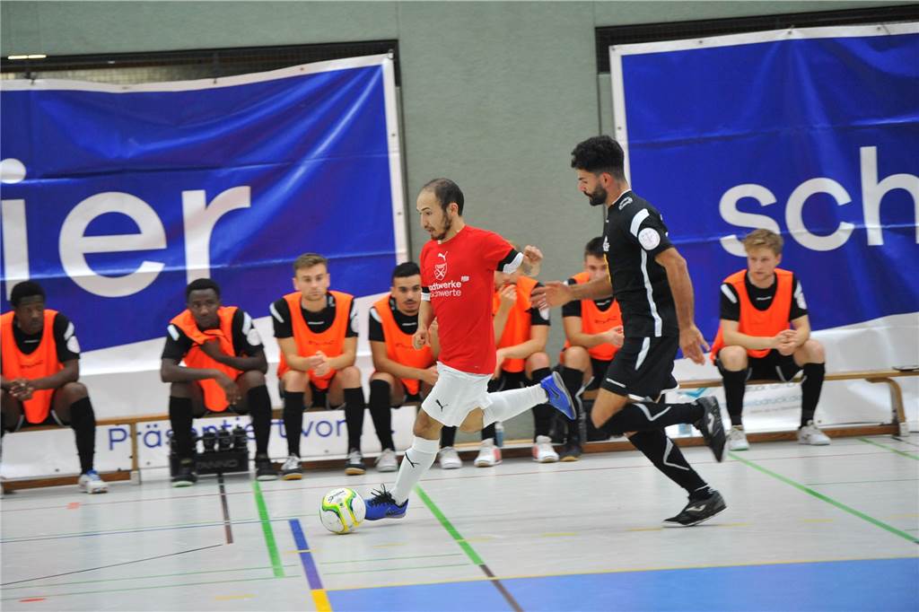 Die Futsaler von Holzpfosten Schwerte haben mit 4:3 gegen die Köln Panthers gewonnen.